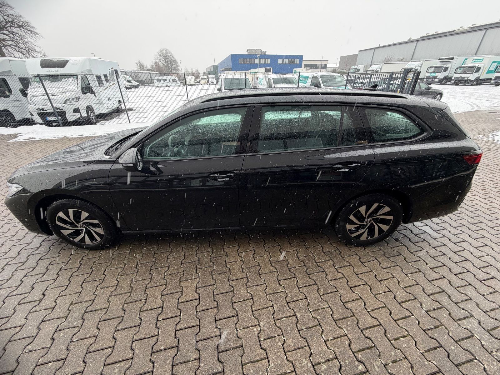 Fahrzeugabbildung Volkswagen Passat Variant 1.5 eTSI DSG Navi