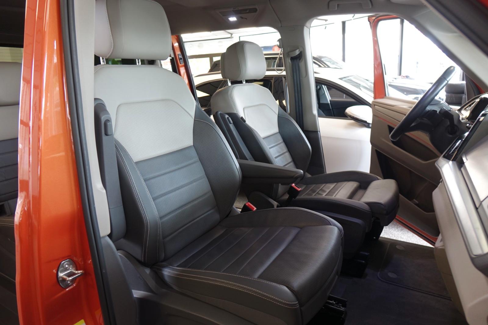 VOLKSWAGEN T7 MULTIVAN LIFE eHYBRID 150ch - PORTES ÉLECTRIQUES - CUIR - SIÈGES VENTILÉS ET MASSANTS - MATRIX LED - ACC