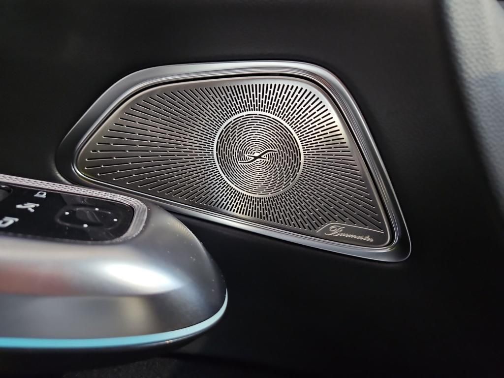 Fahrzeugabbildung Mercedes-Benz E 300 e 4M Limousine +AMG+NIGHT+AHK+WINTER+4D-SO