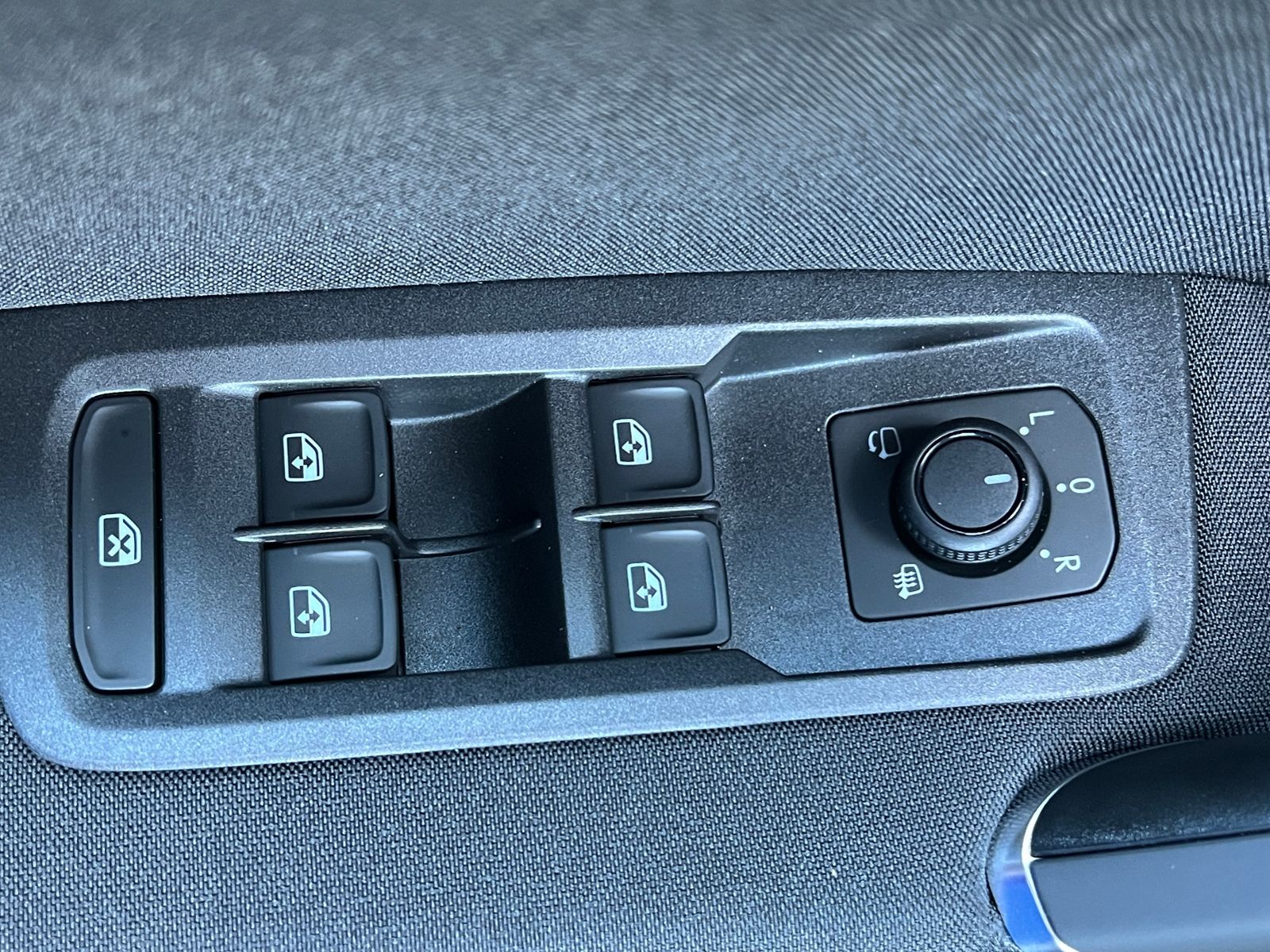 Fahrzeugabbildung Volkswagen Touran Comfortline 1.5 TSI DSG *7-Sitzer, Easy-O