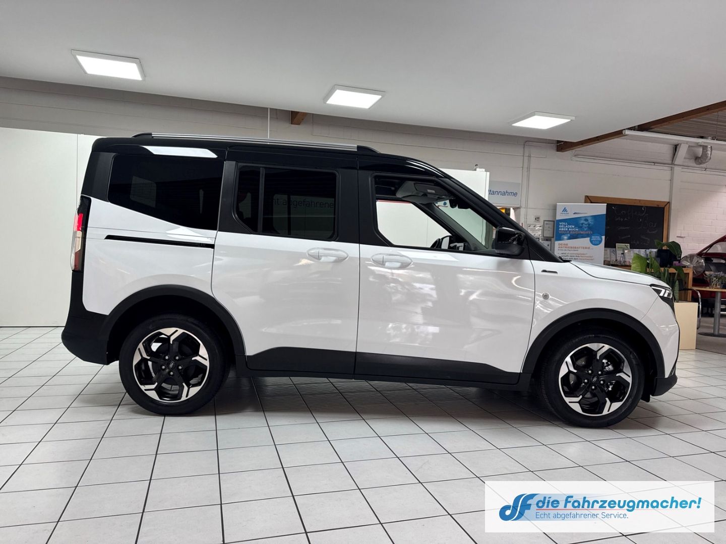 Fahrzeugabbildung Ford Tourneo Courier Active Navi ACC Klimaautom DAB S