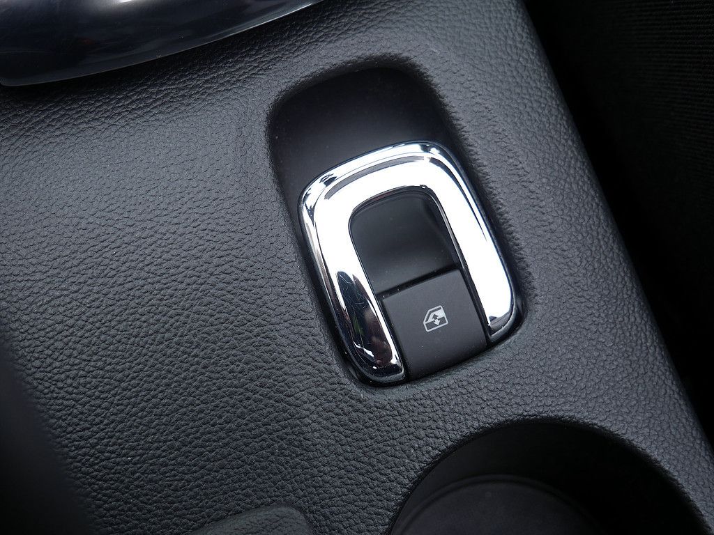 Fahrzeugabbildung Opel Cascada 1.4 Turbo Edition KLIMA PDC SITZHEIZUNG