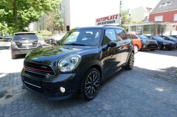 Fahrzeugabbildung MINI JOHN_COOPER_WORKS Countryman  Pano / 4x4