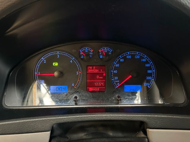 MYAUTOCENTER – Gebraucht- und Jahreswagen mit Werkstattservice in Pfaffenhofen Volkswagen T5 Multivan Automatik *Comfortline*Navi*AHK*