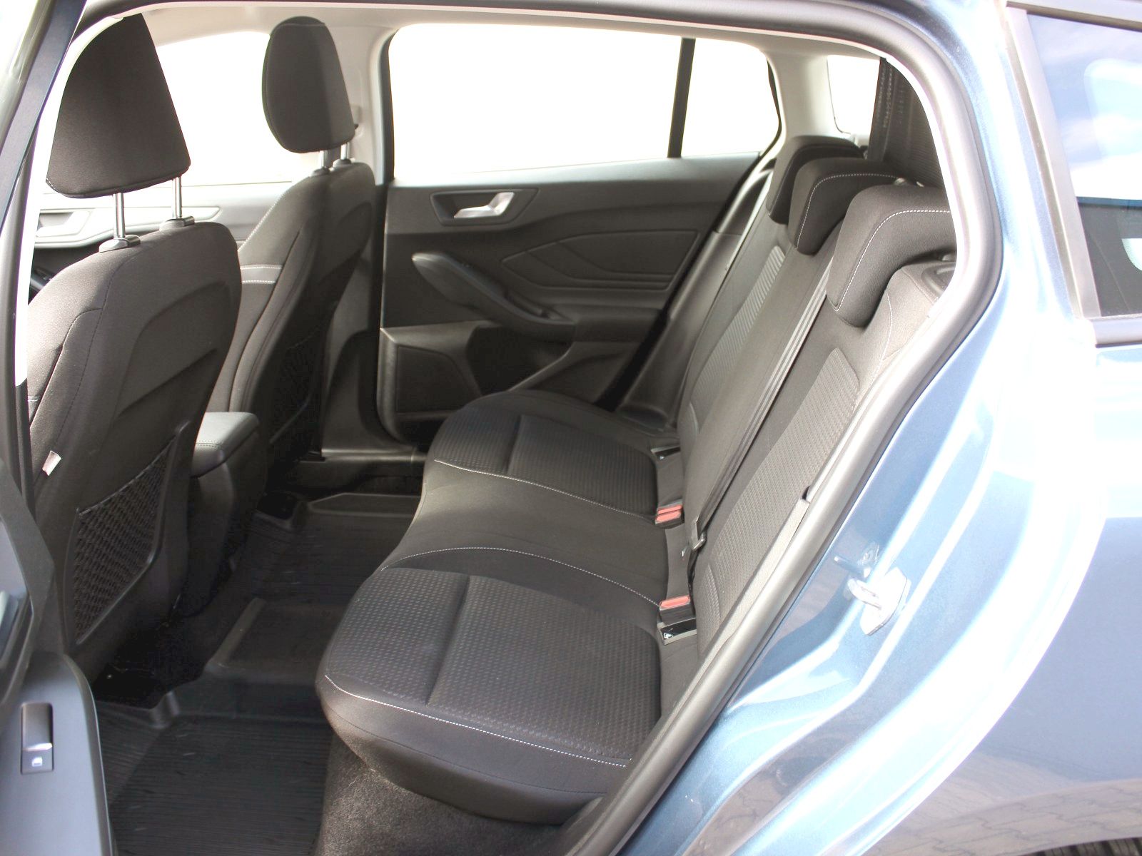 Fahrzeugabbildung Ford Focus Cool & Connect 1,0 EcoBoost Start/Stopp