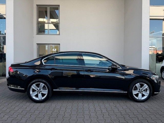Fahrzeugabbildung Volkswagen Passat lim. Elegance 1.5l 150PS Navi/PDC/LED!