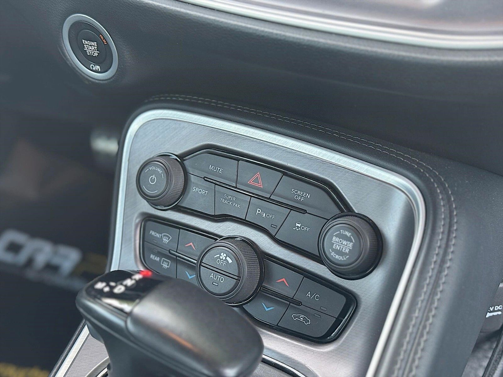 Fahrzeugabbildung Dodge Challenger 5.7 V8 R/T Performance SUPERTRACKPAK