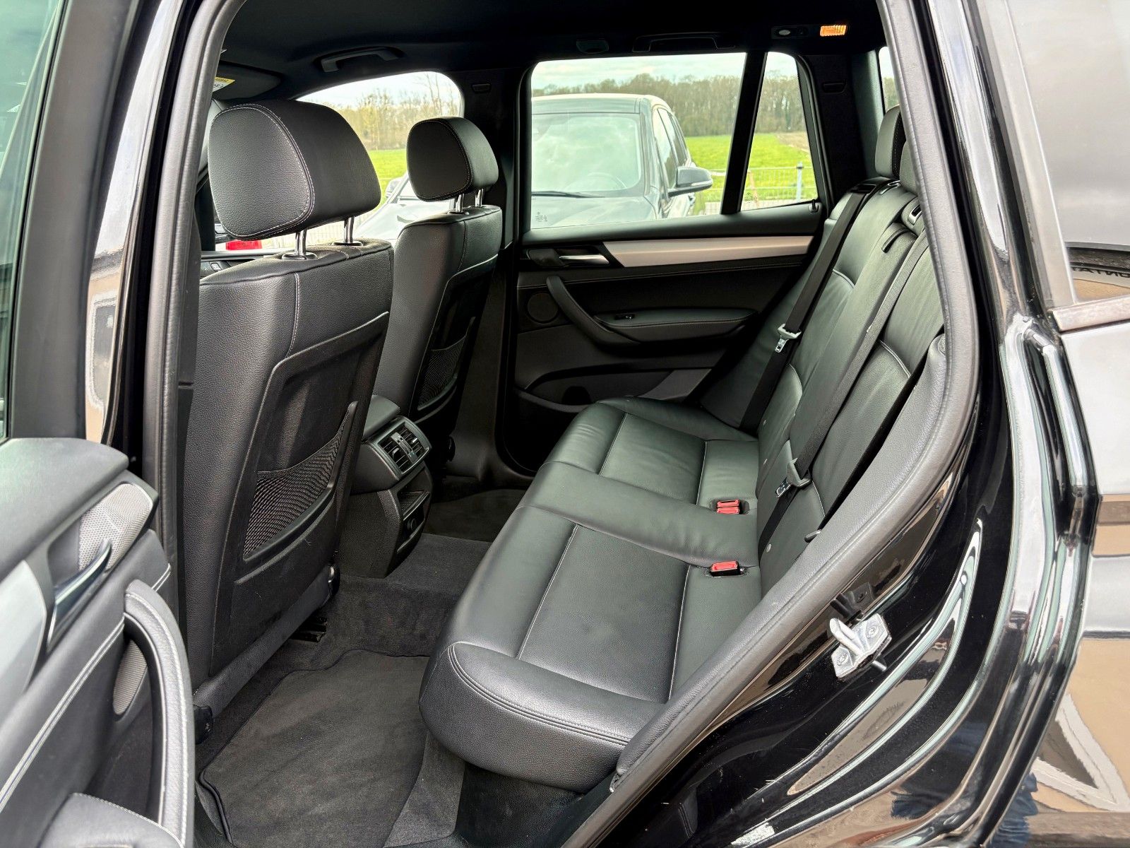 Fahrzeugabbildung BMW X3 xDrive35d Sport-Aut. M SPORTPAKET Navi Leder
