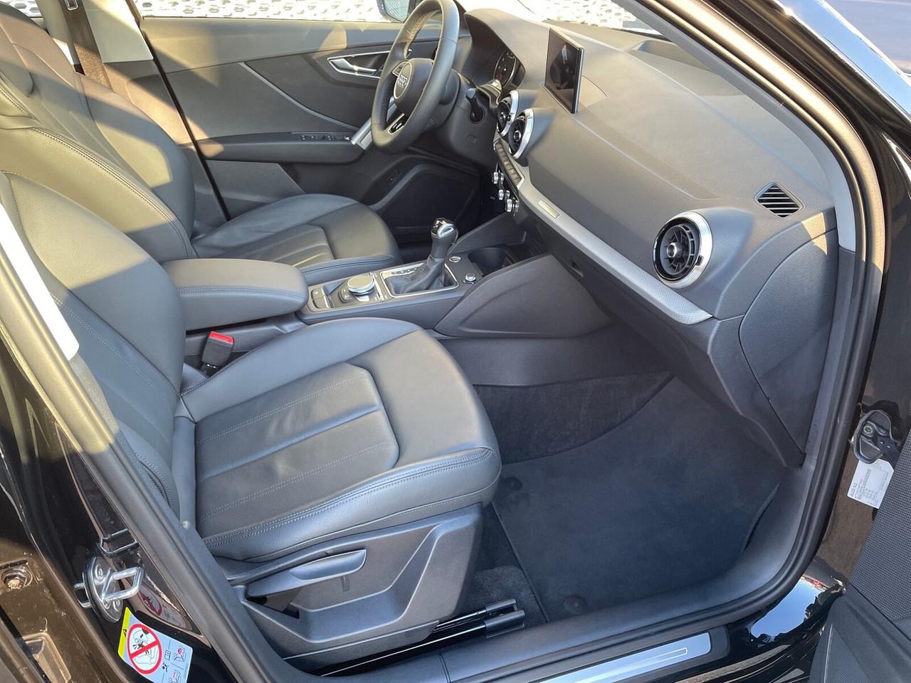 Audi Q2 35 TFSI S tronic advanced  Navi LED Leder PDC