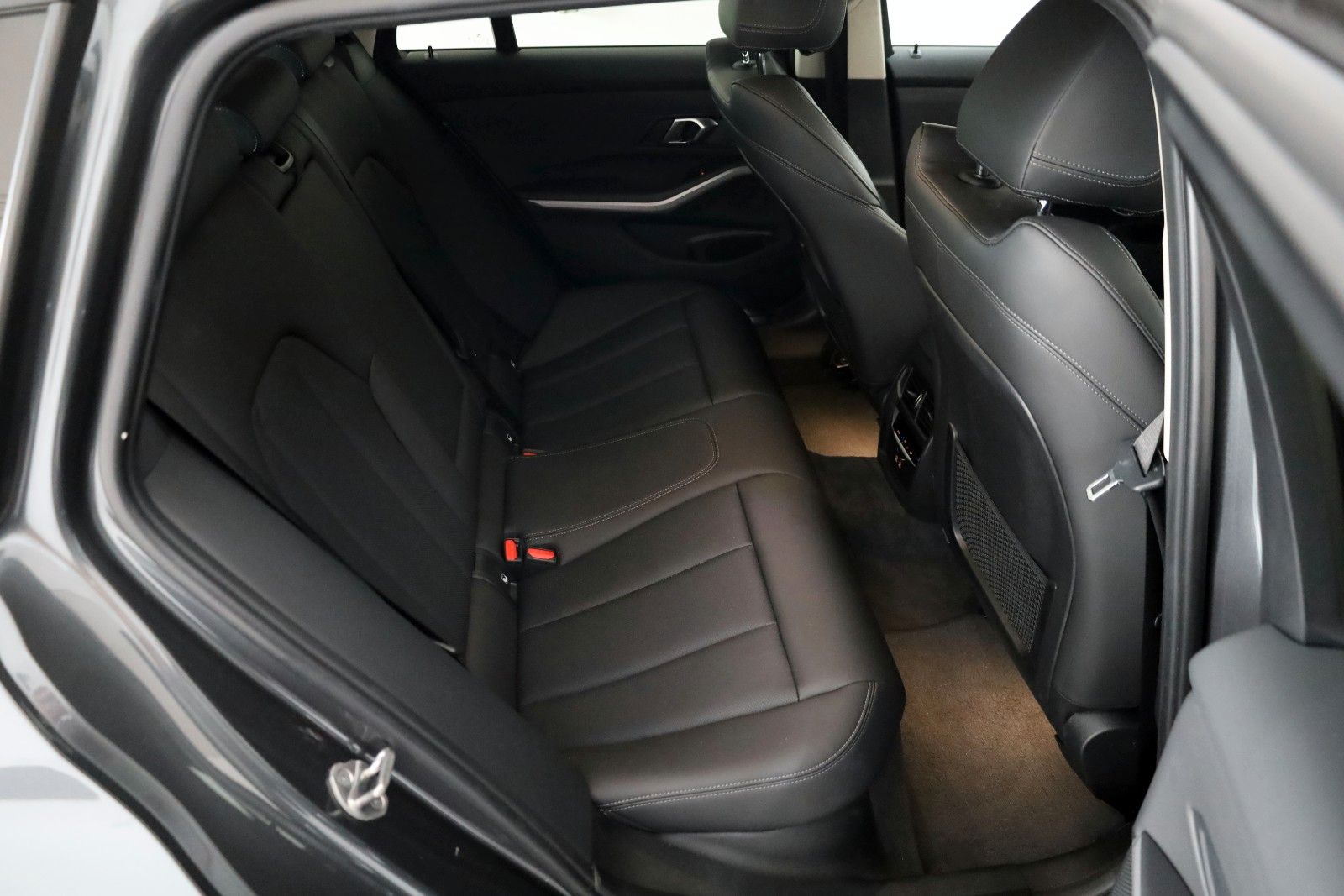 Fahrzeugabbildung BMW 320e Touring Advantage Leder,Navi,LED,Kamera,AHK