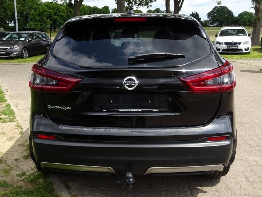 Fahrzeugabbildung Nissan Qashqai 1,3 DIG-T  N-Connecta  AHK