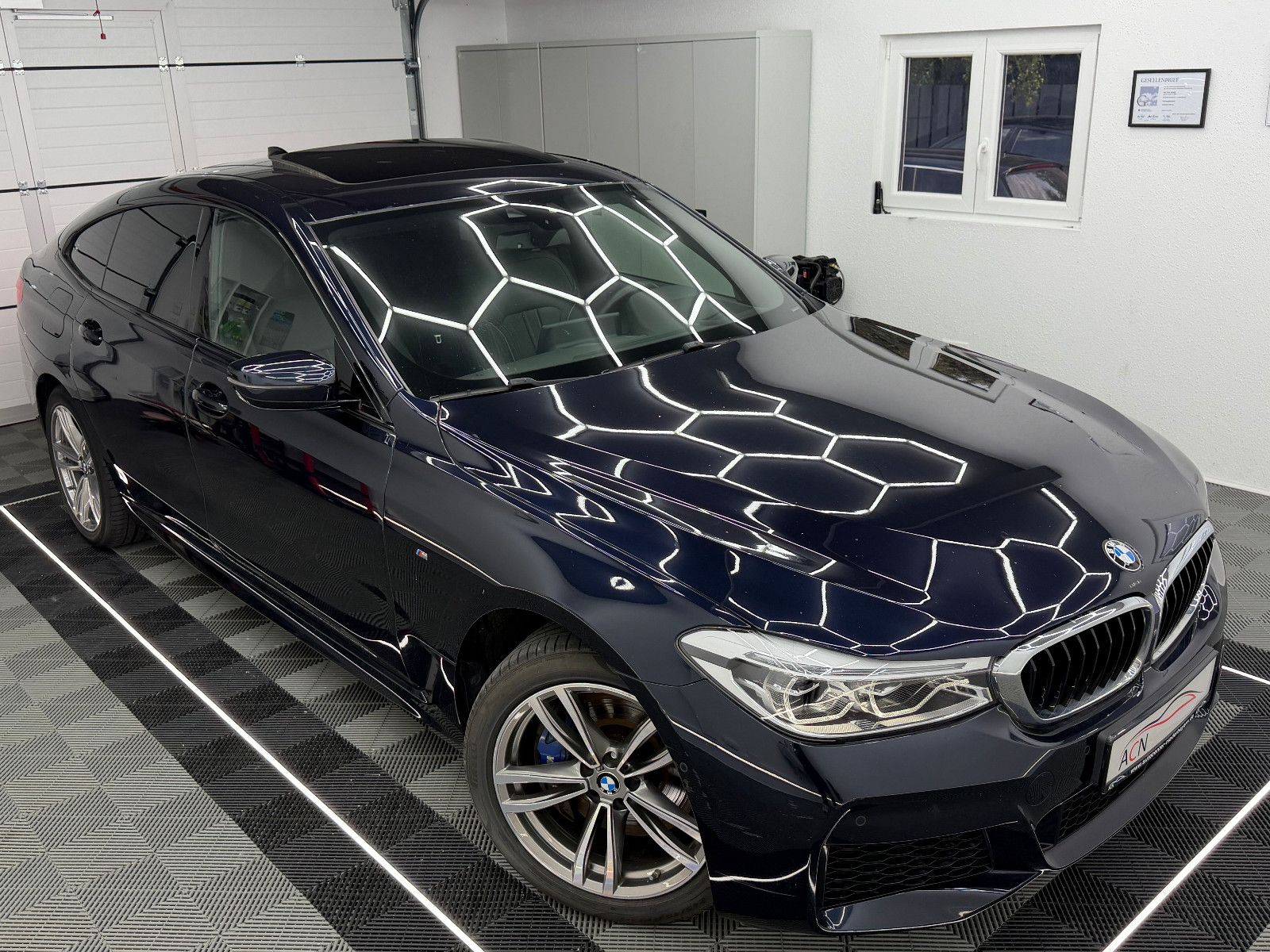 Fahrzeugabbildung BMW 640 d xDrive M SPORT/LED/AHK/HuD/PANO/ACC/H&K