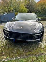 Porsche Cayenne GTS mit Porsche Approved und Standhe.