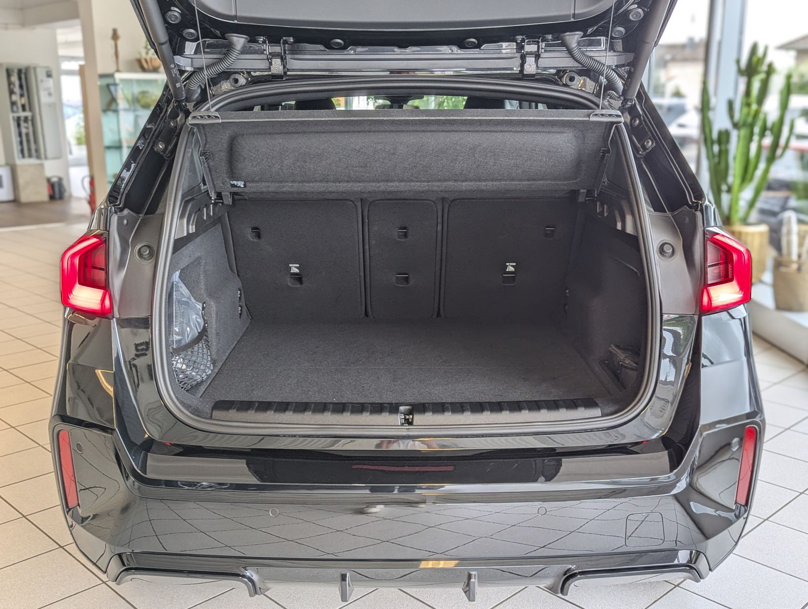 BMW X1 18 i M-Sport Pano Travel-Premium-Paket AHK - Image 18