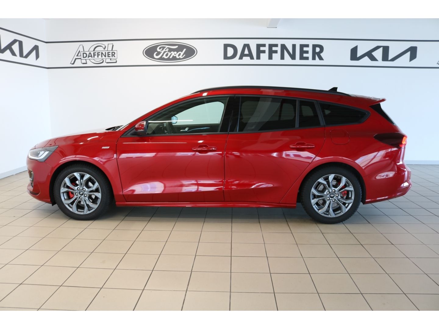 Fahrzeugabbildung Ford Focus Turnier ST-Line X 1.0 EcoBoost Mild-Hybrid