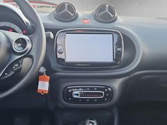 SMART forfour electric drive EQ Faltdach Apple CarPlay