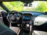 Jaguar F-Pace 20d AWD R-Sport Automatik R-Sport - Jaguar F-Pace von privat