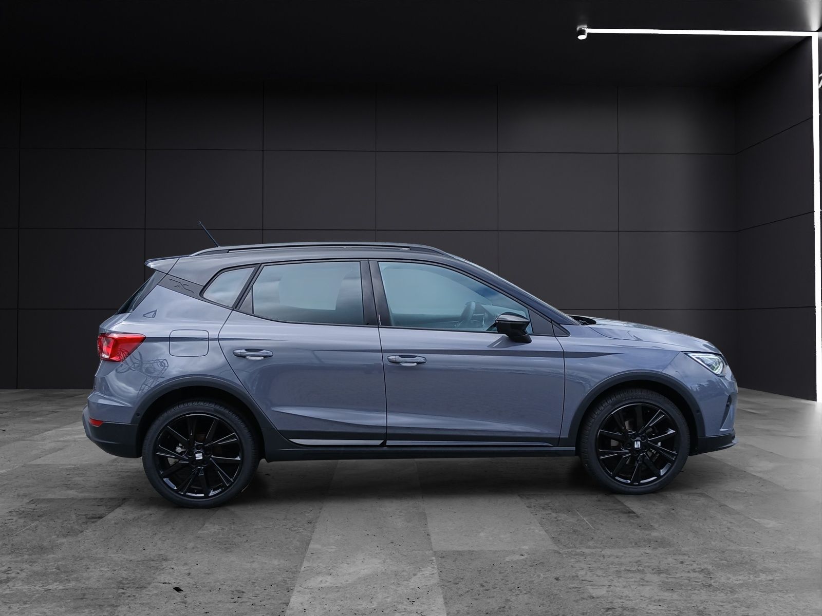 Fahrzeugabbildung SEAT Arona TSI FR Black Edition DSG LED Navi AID ACC