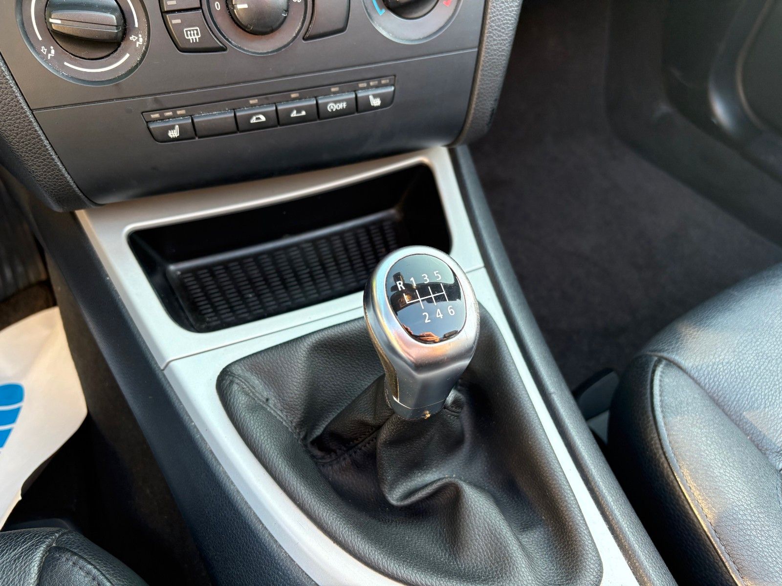 Fahrzeugabbildung BMW 118i Cabrio Leder Klima Tempo SCHECKHEFT SPORTLE