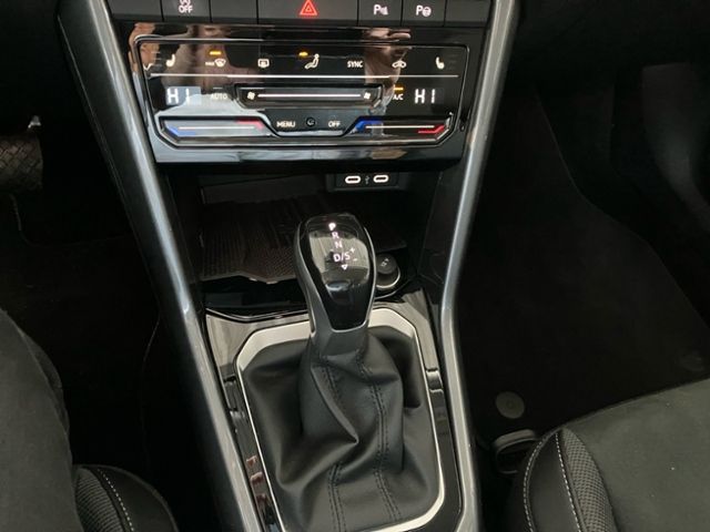 Fahrzeugabbildung Volkswagen T-ROC 1.5 TSI DSG 110 KW "STYLE" AHK NAVI LED-PL