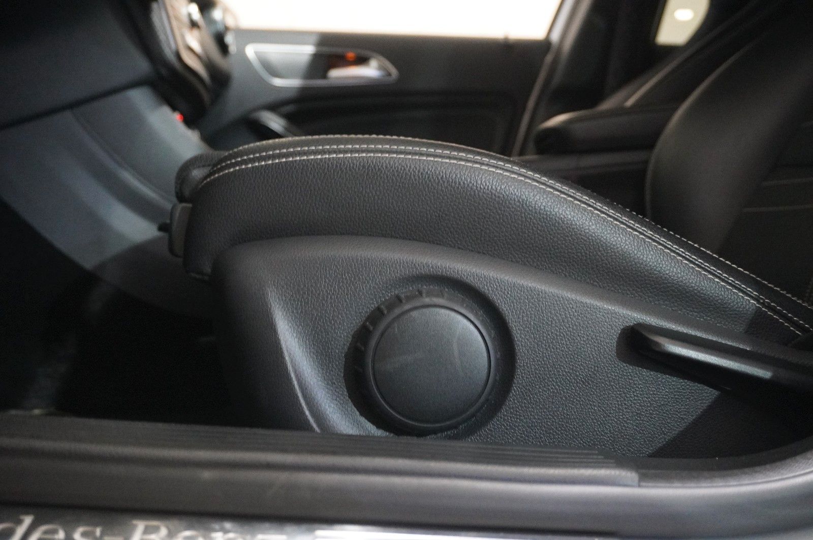 Fahrzeugabbildung Mercedes-Benz A 220 CDI BLUEFFI. NAVI/LED/KAMERA/SHZ/SPORT/AHK
