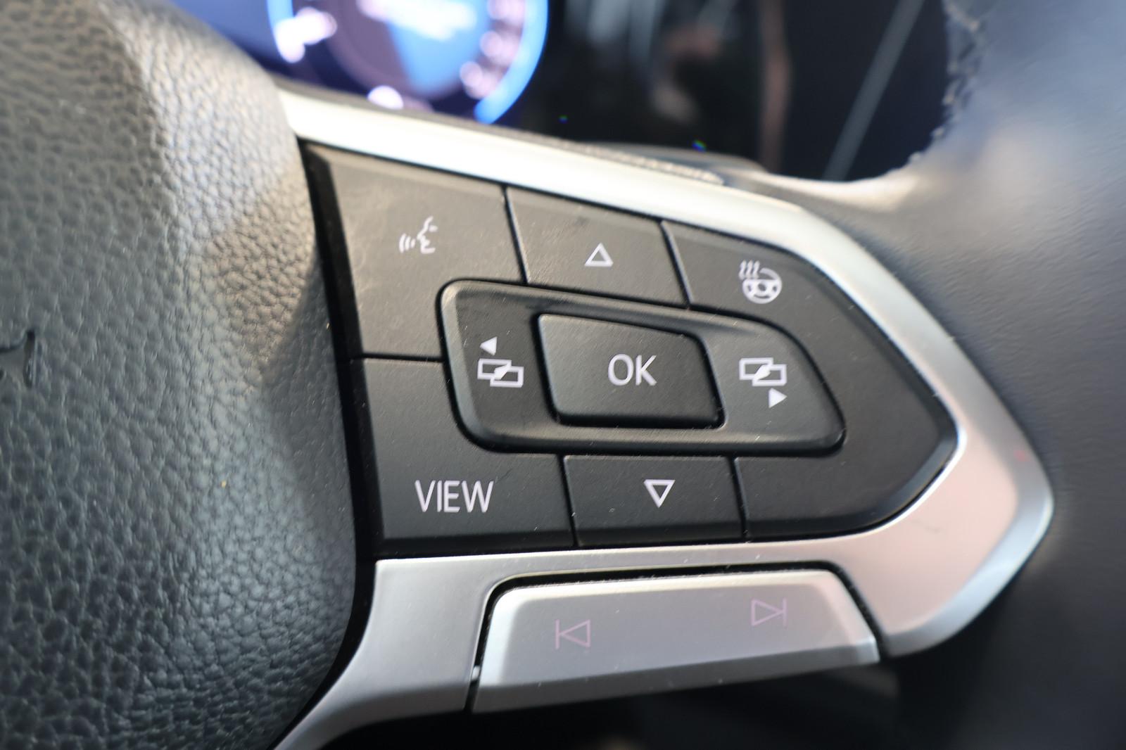 Volkswagen Golf VIII 2.0 TDI Life AID+ACC+LED+AMBIENT+AHK