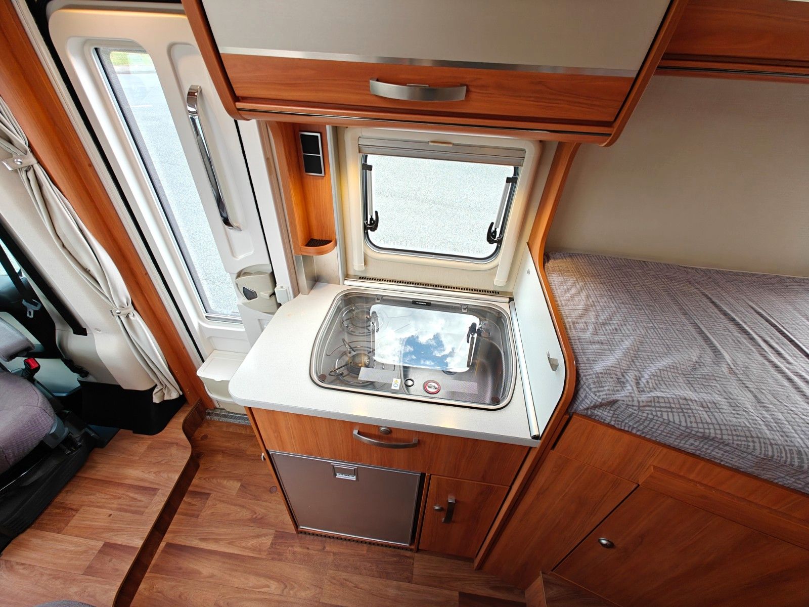Fahrzeugabbildung HYMER / ERIBA / HYMERCAR Van 374 - Autom. SAT, TV, 2x Solar, DuoControl -
