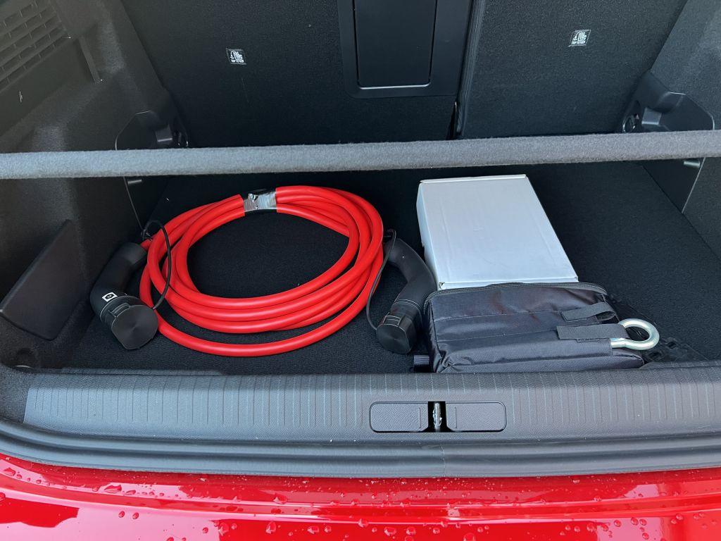 Citroën e-C4 136 50kWh Shine + Schiebedach, Kälte-Paket