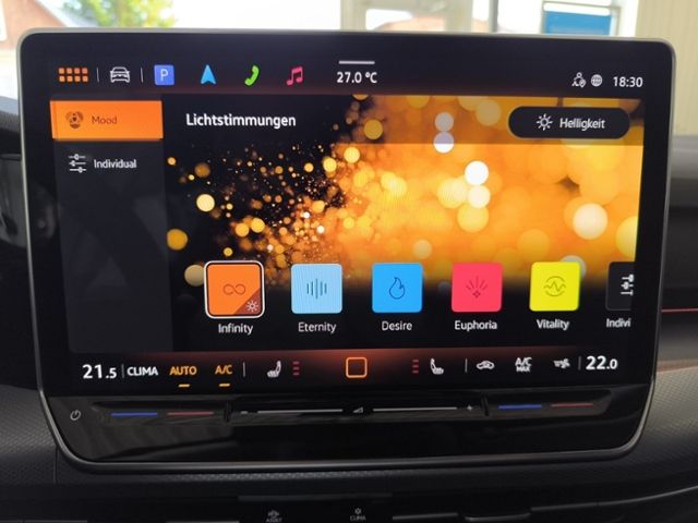 Fahrzeugabbildung Volkswagen Golf Variant 2.0 TDI DSG Goal AHK GJR NAVI AREA-