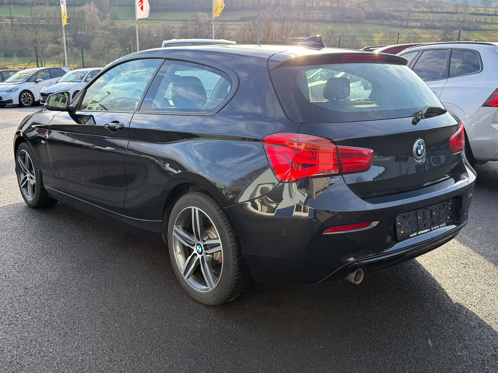 Fahrzeugabbildung BMW 118d xDrive Sport-Line Navi HiFi PDC GRA SHZ