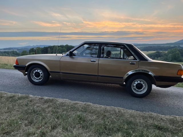 Ford Granada ohne TÜV  in Gold