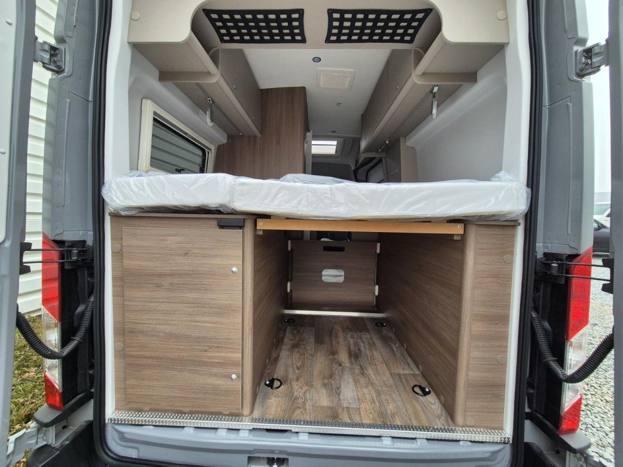 Fahrzeugabbildung Carado CV 590 4x4 Edition 15 Markise AHK Klima Xenon