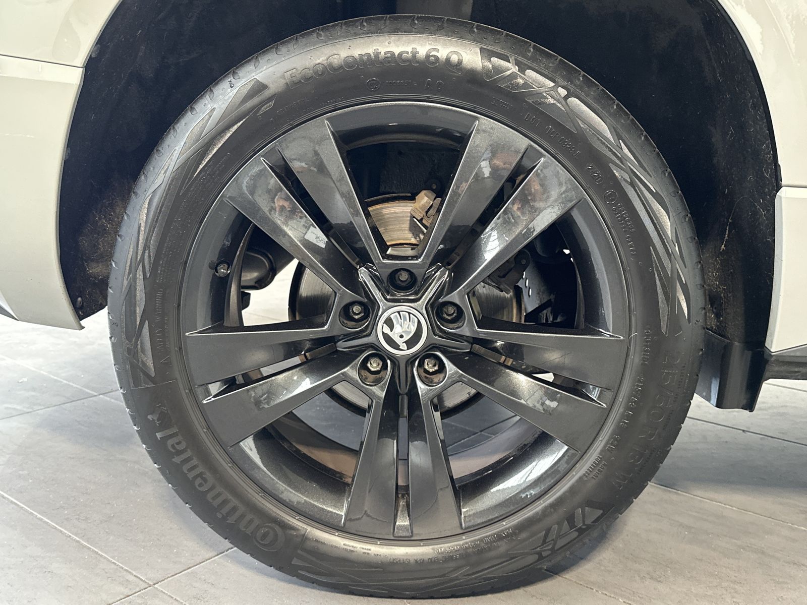 Fahrzeugabbildung SKODA Karoq 1.5 TSI Sportline NAV+LED+CARPLAY+TEMPOMAT