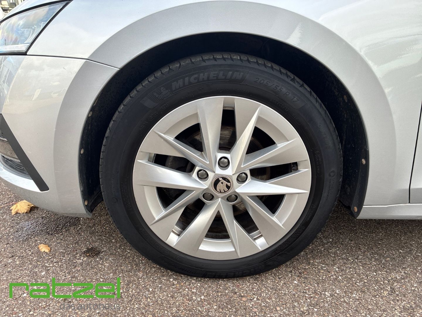 Fahrzeugabbildung SKODA Octavia Combi 2.0 TDI Style HUD AHK-klappbar Nav