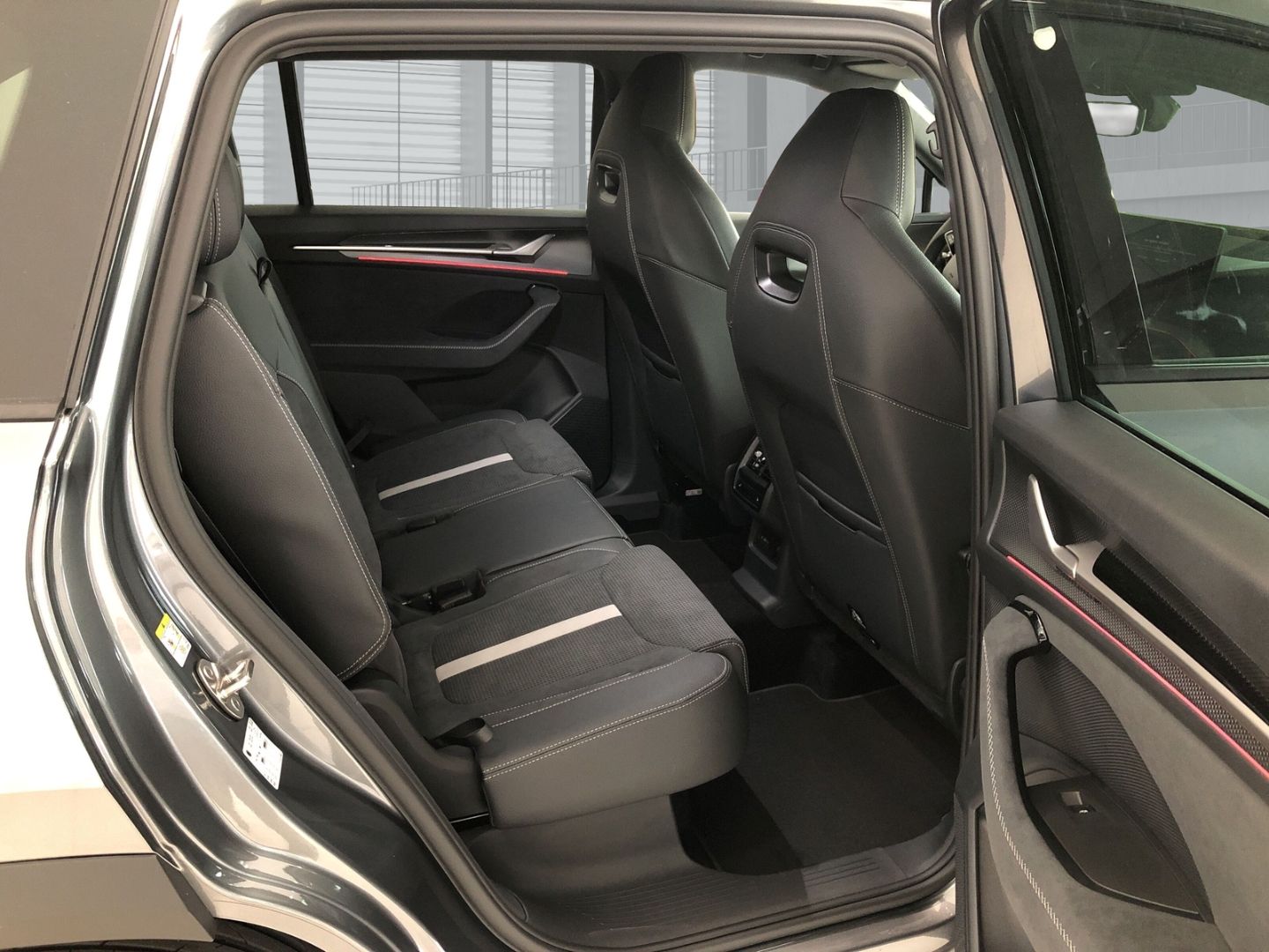 Fahrzeugabbildung SKODA Kodiaq Sportline 4x4 2.0 TDI DSG Sportpaket AD A