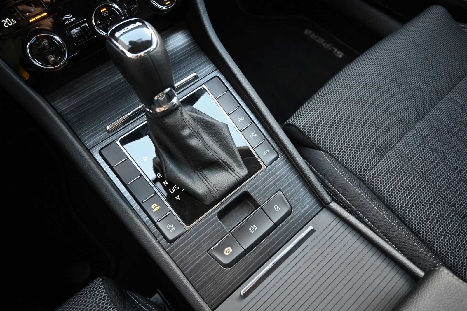 Fahrzeugabbildung SKODA Superb 1.5 TSI ACT DSG STYLE COMBI °ACC°AHK°