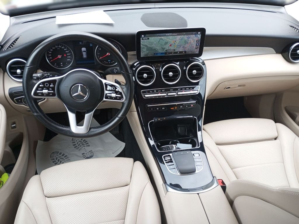 Fahrzeugabbildung Mercedes-Benz GLC 200 4MATIC LED/Leder/Navi