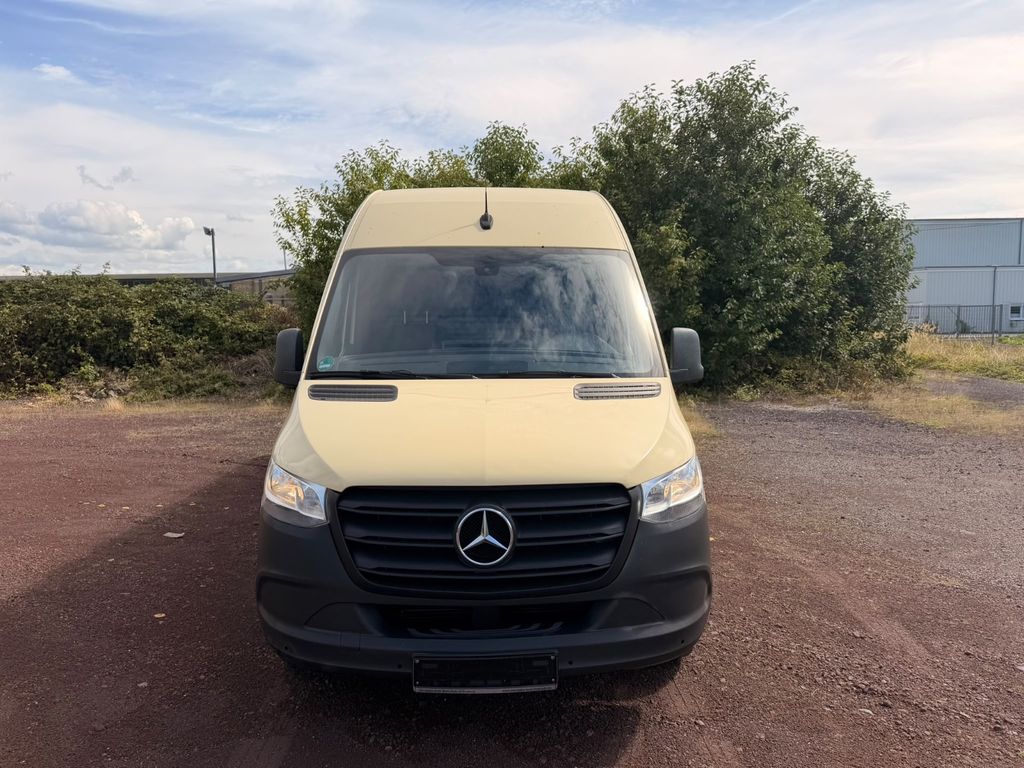 Image of Mercedes-Benz Sprinter