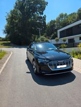 Audi Etron 55 + Garantie + 8 Reifen - Audi e-tron mit Elektro-Antrieb: Schwarz