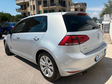 Volkswagen Golf - 5