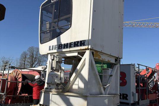 Liebherr 280 EC-H 16 Litr.