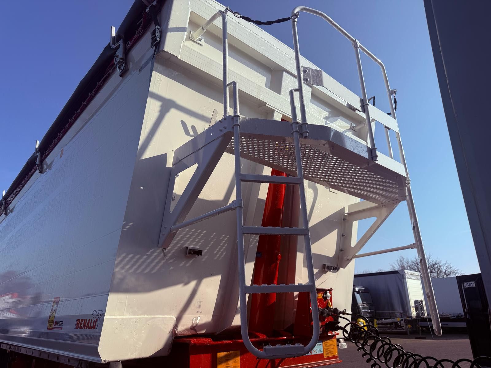 Fahrzeugabbildung Benalu Bulkliner S 95 Kipper 50 m3