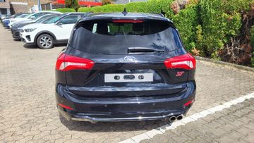 Fahrzeugabbildung Ford Focus Turnier ST