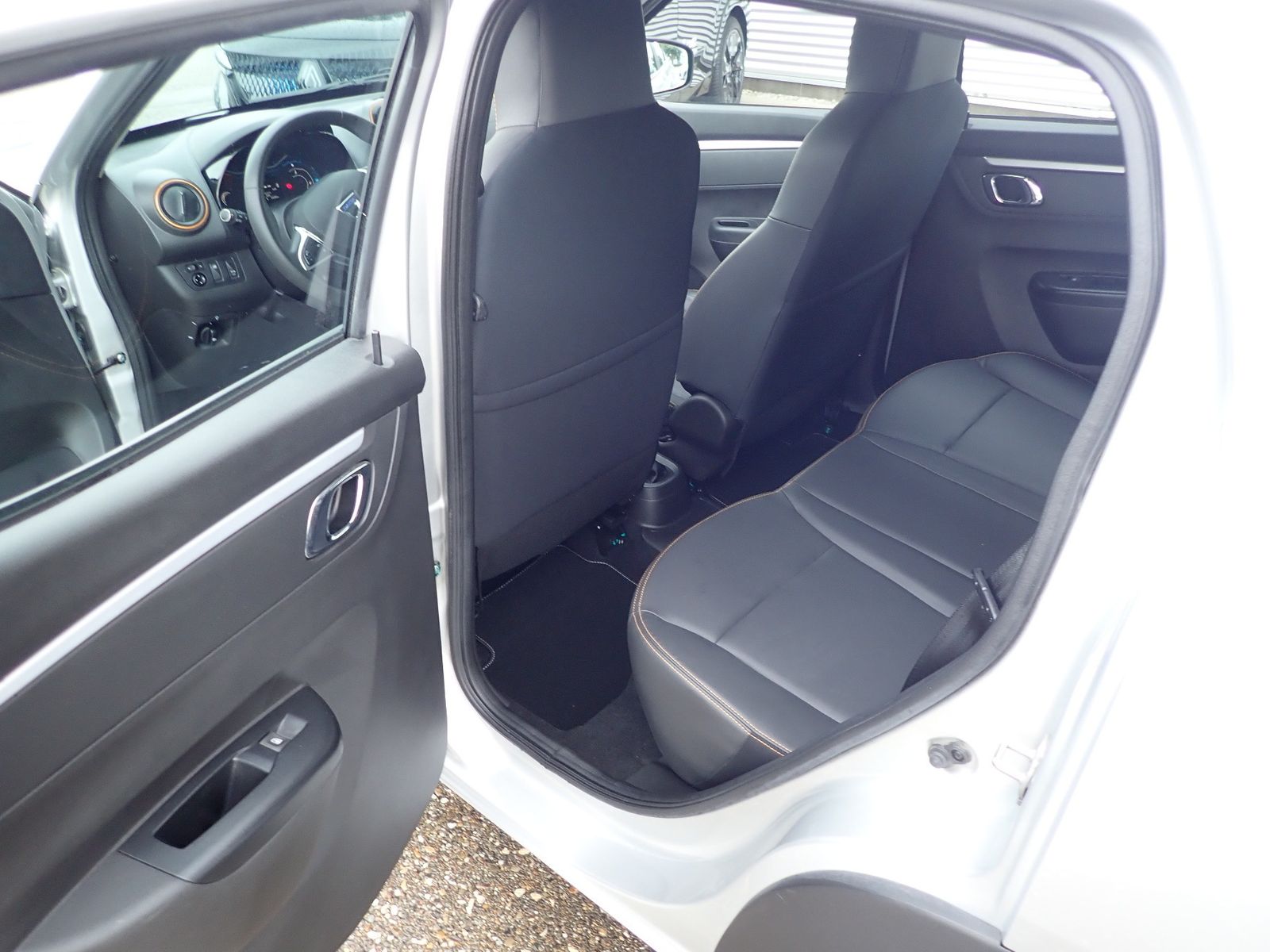 Fahrzeugabbildung Dacia Spring Electric Comfort Plus