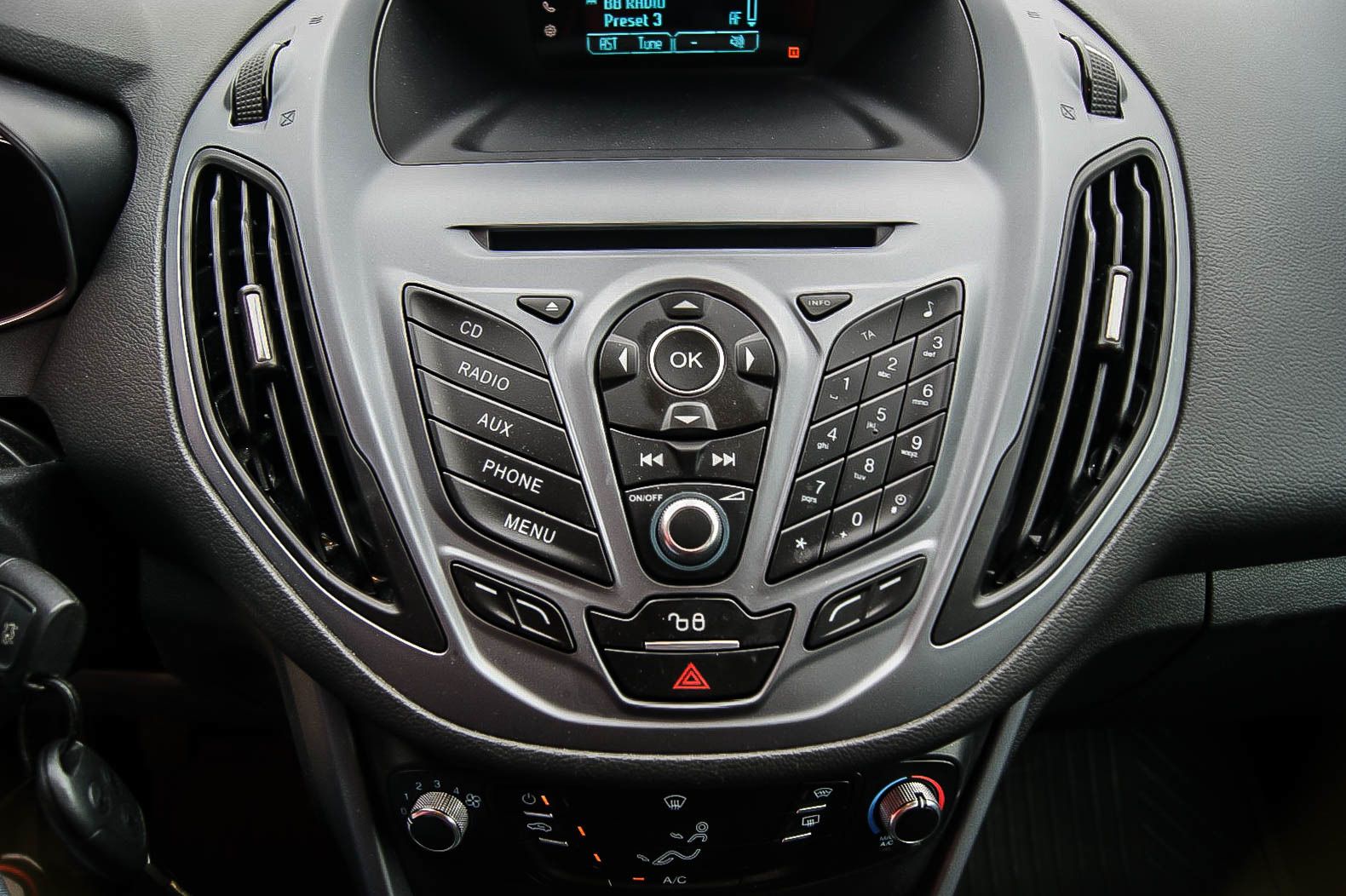 Fahrzeugabbildung Ford B-Max 1.0 SYNC Edition 1.HAND AHK PDC TEMPOMAT