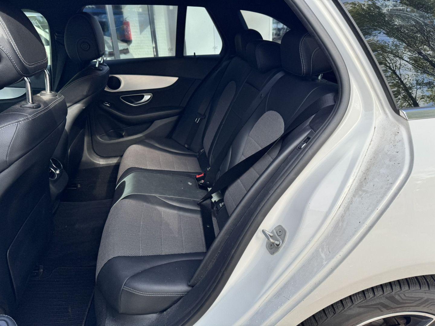 Mercedes-Benz C350 2015 — photo 9