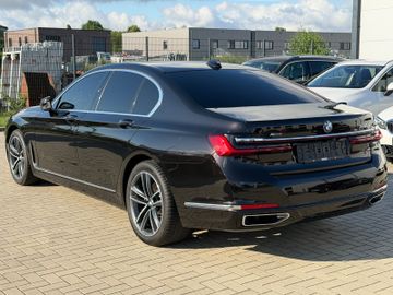BMW 740 - 4