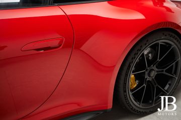 Porsche 992 - 9