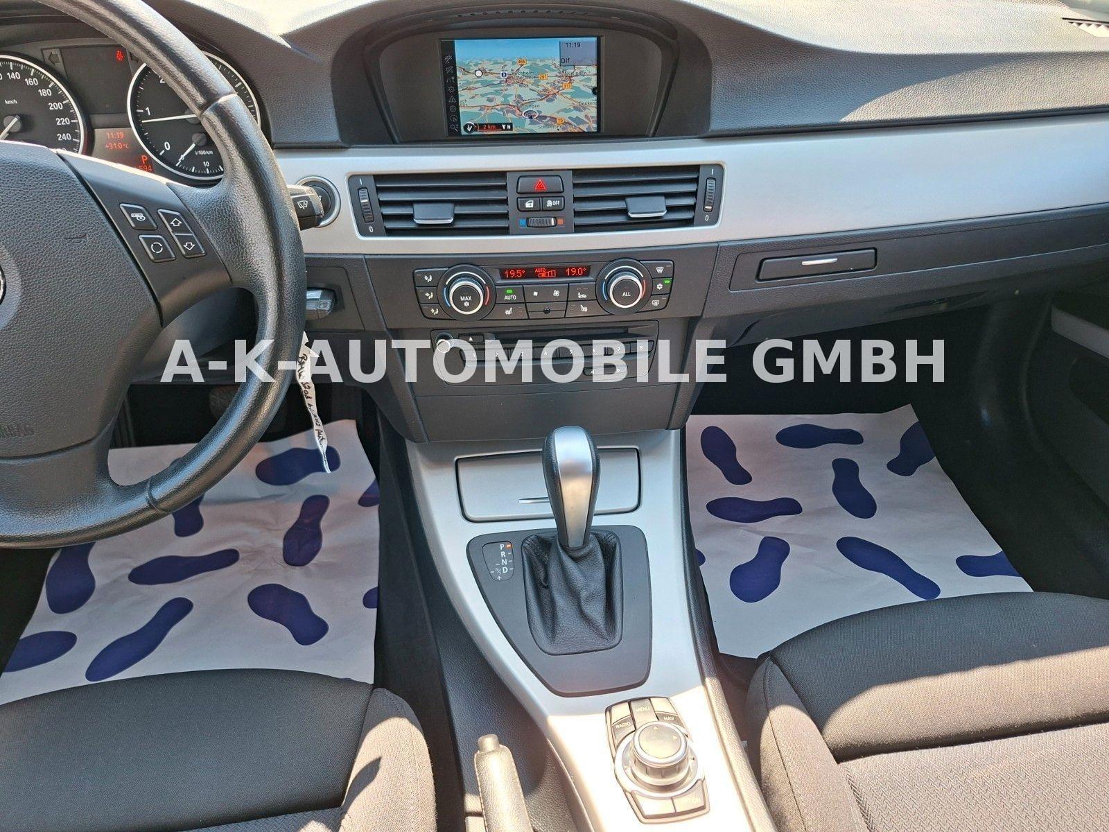 BMW 320 2012 — photo 37