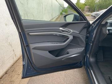Audi Q8 e-tron - 9